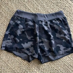 New Girls all in motion Camo Gray Shorts